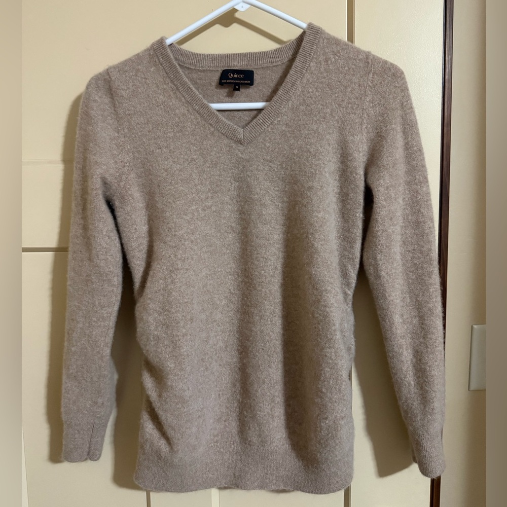 Quince Cashmere Maternity Sweater – Soft & Elevated Essential